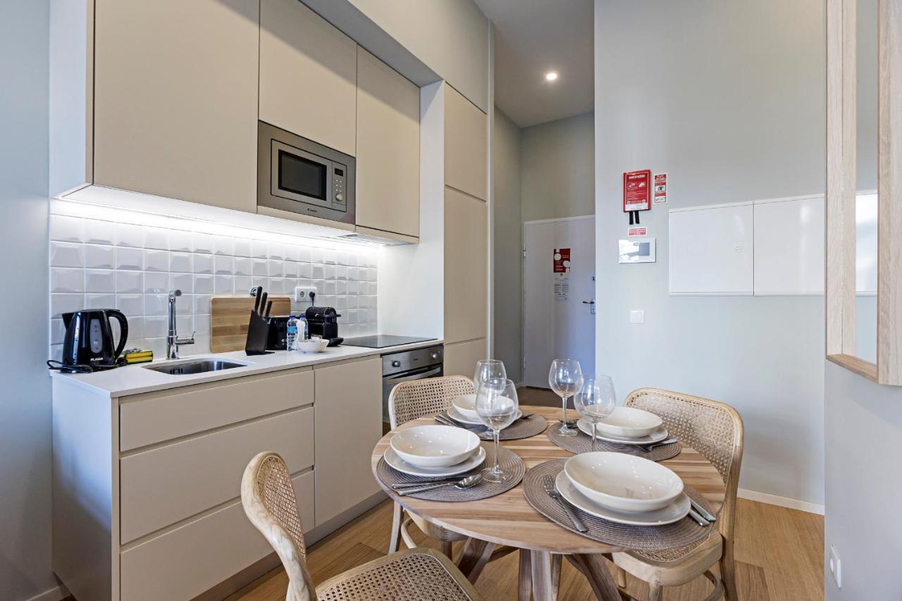 31 Janeiro 157 - Stylish 1Br W/ Ac & Balcony By Lovelystay OOporto Esterno foto