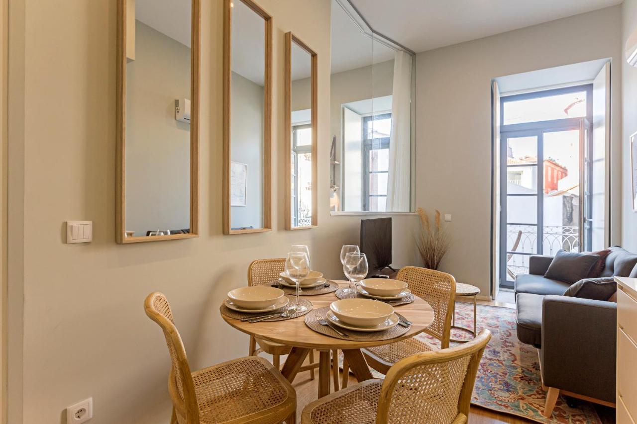 31 Janeiro 157 - Stylish 1Br W/ Ac & Balcony By Lovelystay OOporto Esterno foto