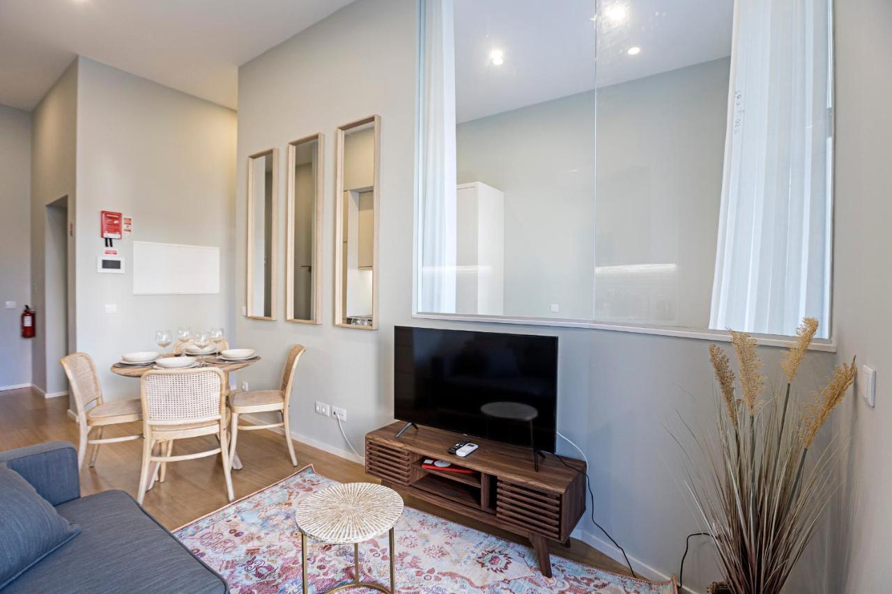 31 Janeiro 157 - Stylish 1Br W/ Ac & Balcony By Lovelystay OOporto Esterno foto